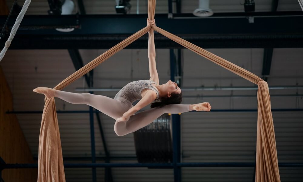 aerial fabric dance